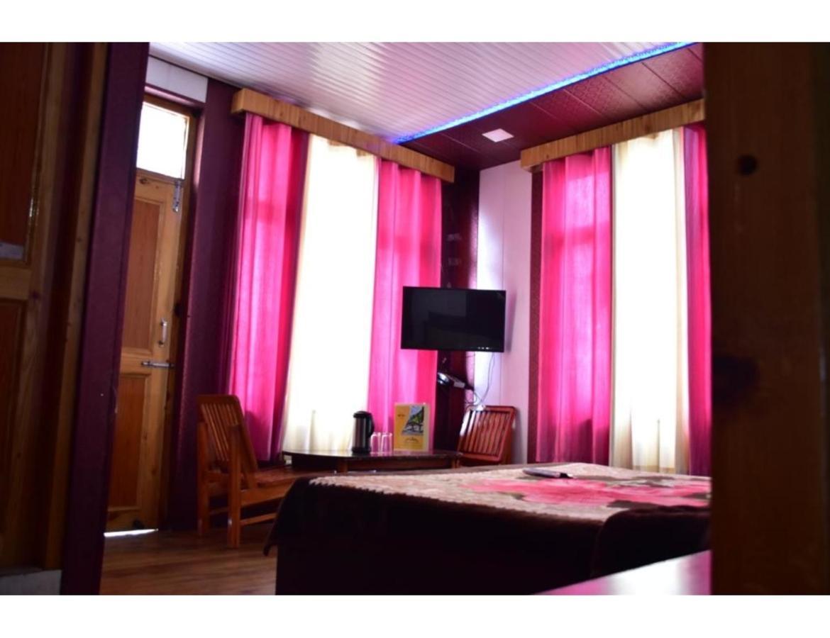 Hotel Peak View, Lahaul Sissu Exterior foto